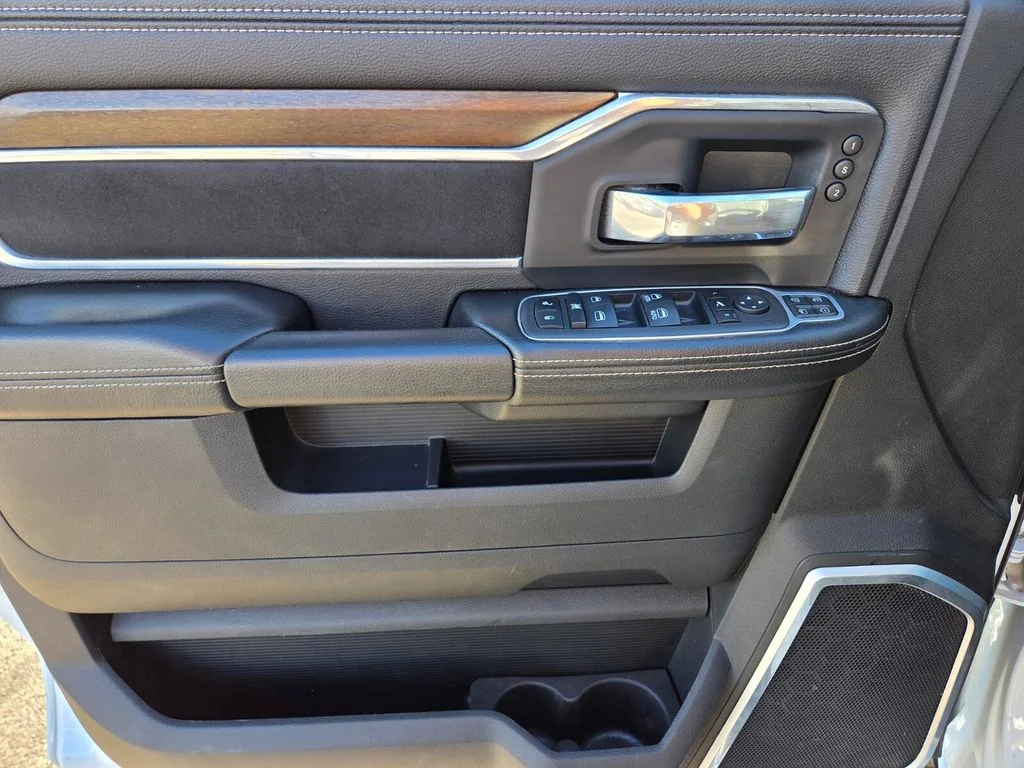 Used 2023 White Ram Laramie image 22