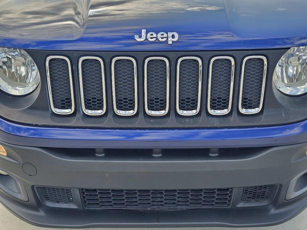 Used 2017 Blue Jeep Latitude image 3