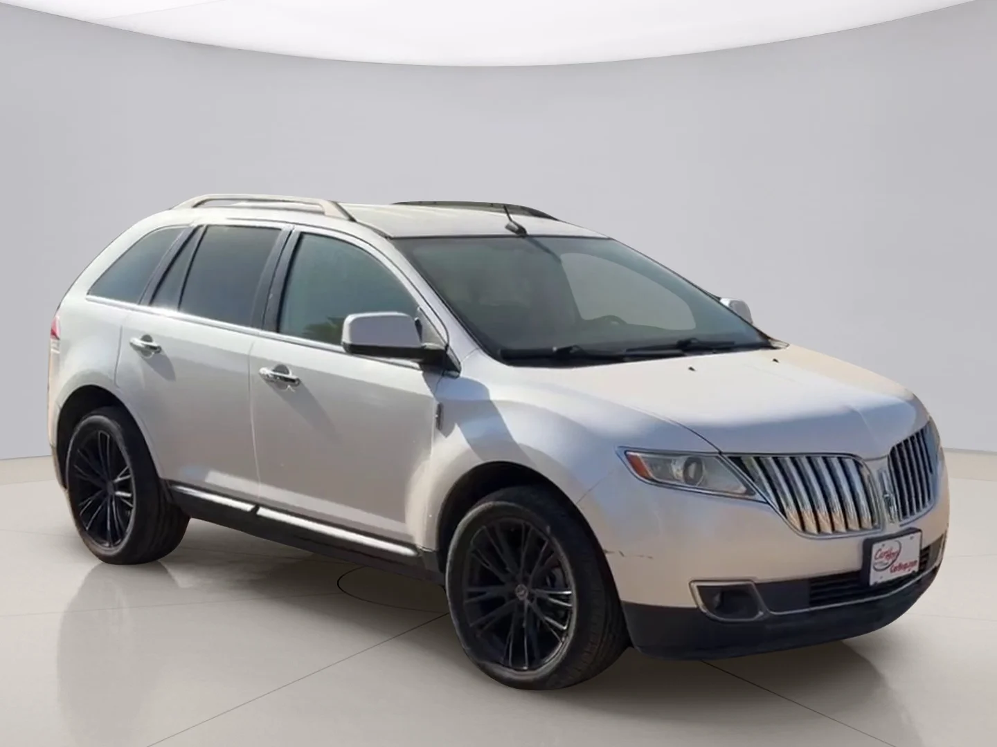 Used 2011 White Lincoln AWD image 7