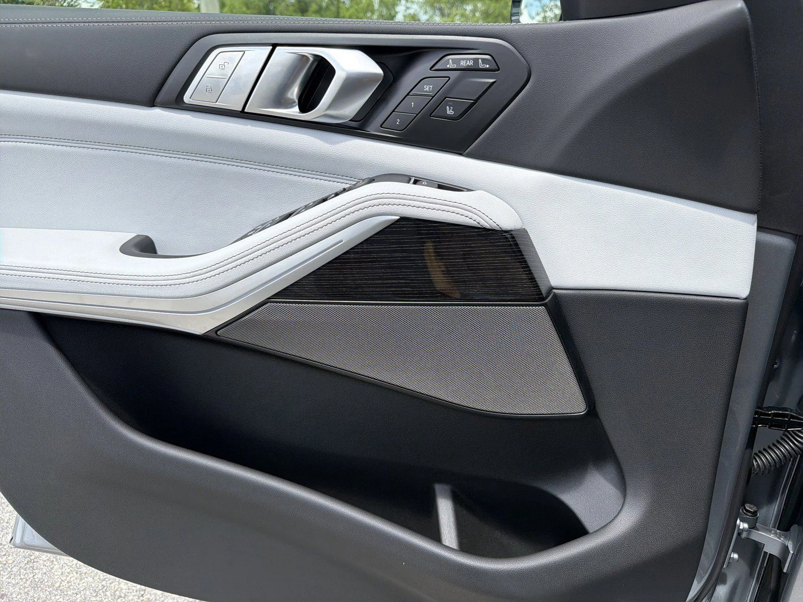 New 2027 Skyscraper Grey Metallic BMW xDrive40i image 29