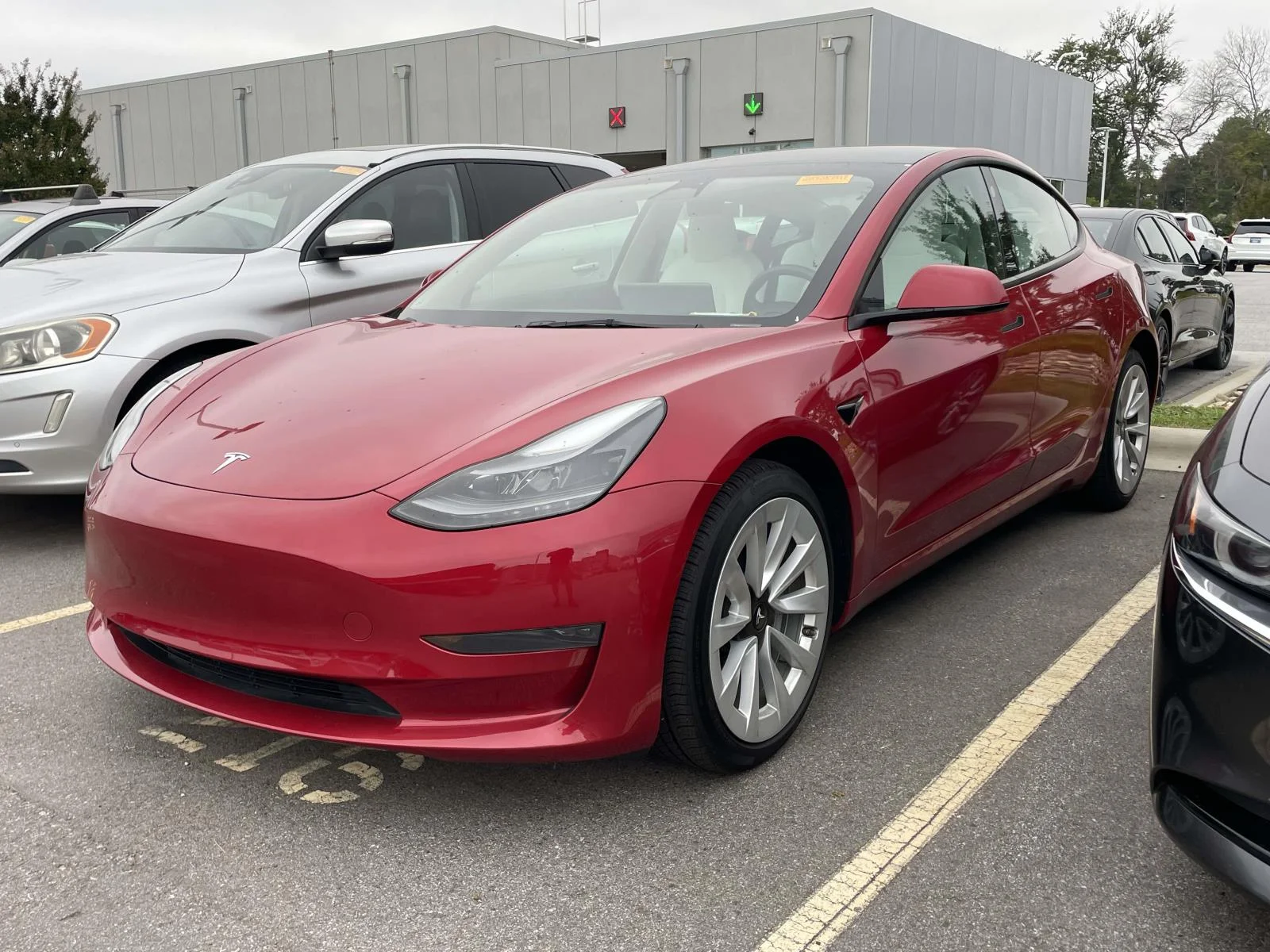 Used 2023  Tesla Base image 2