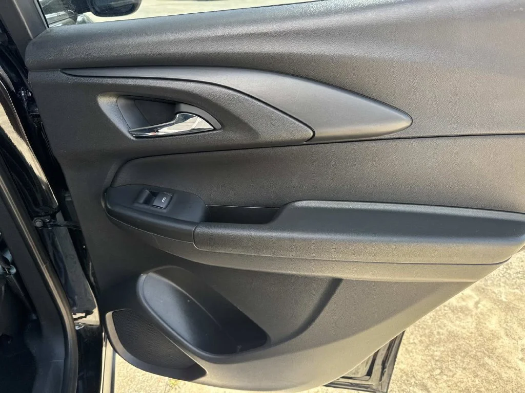 Used 2025 Black Chevrolet LT image 17