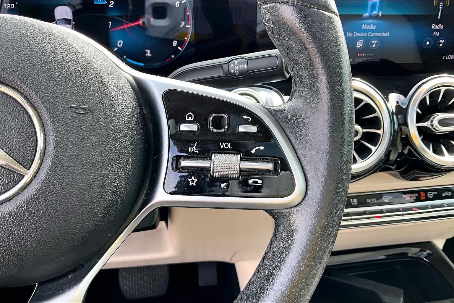 Used 2020 Polar White Mercedes-Benz GLB 250 image 25