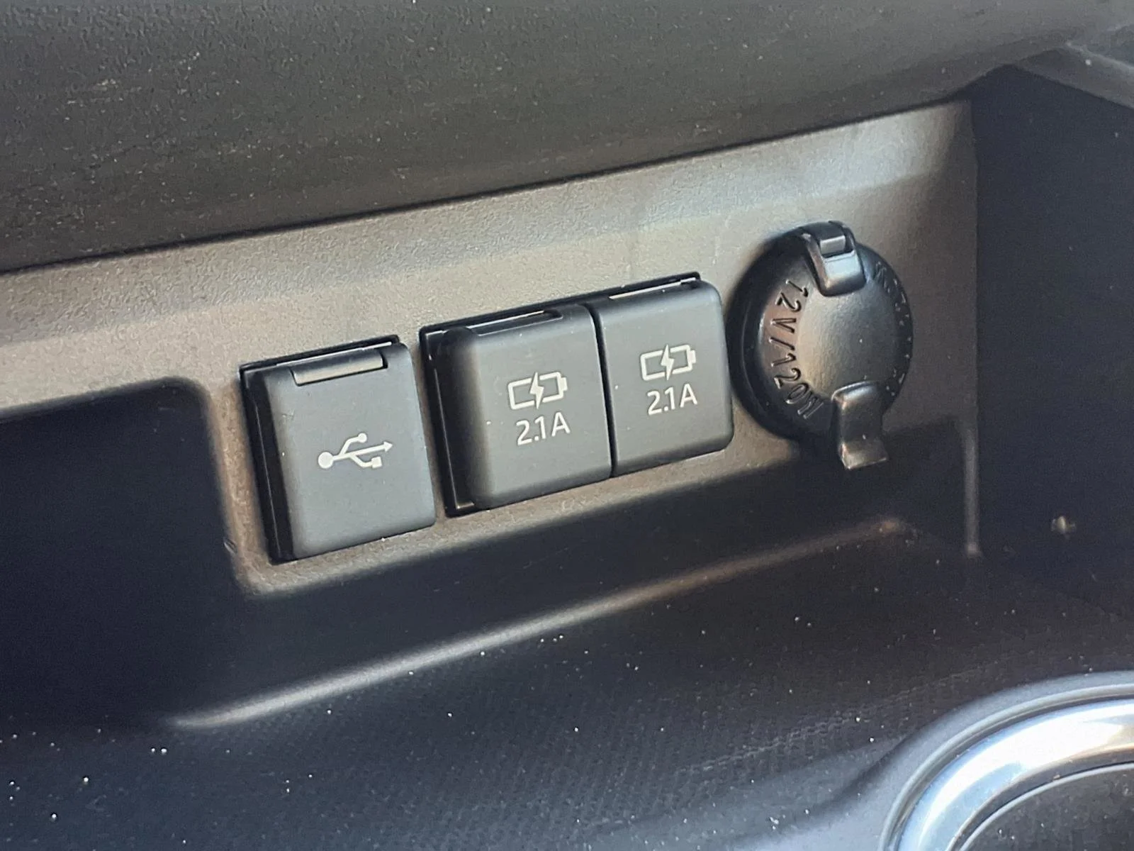 2021 Toyota Highlander XLE - Photo 11
