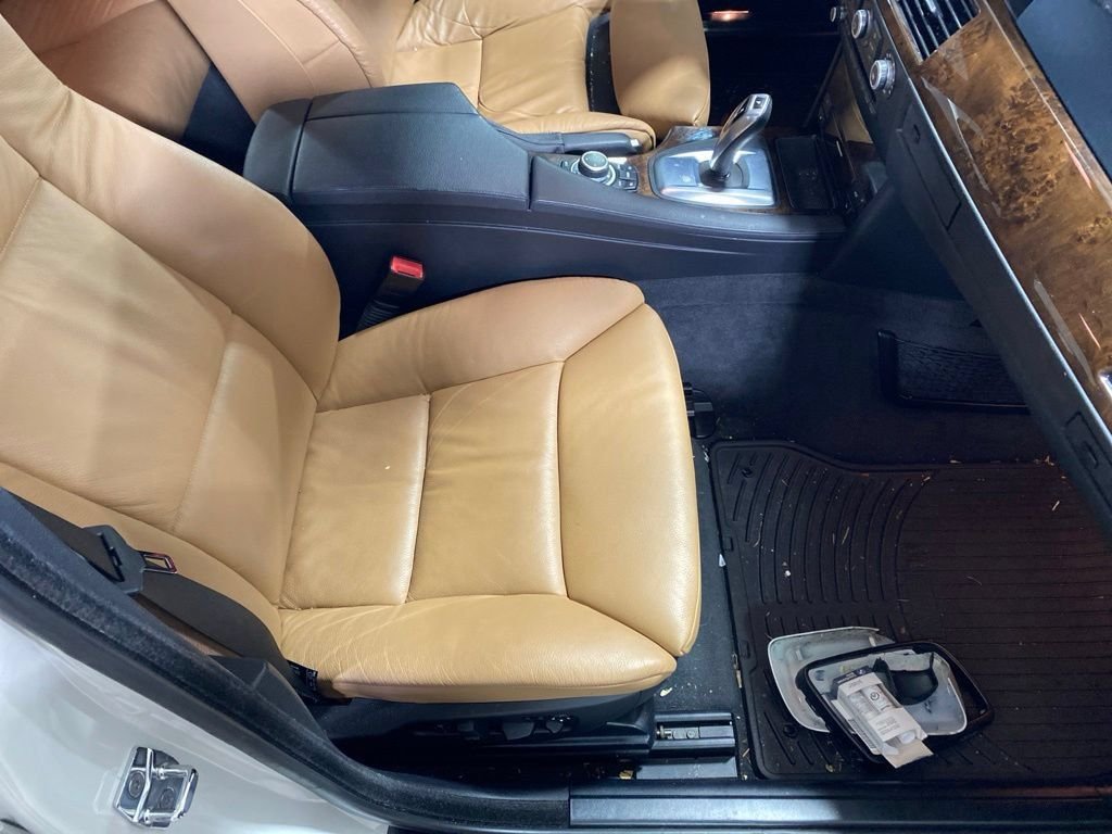 Used 2010 Alpine White BMW 528i image 11