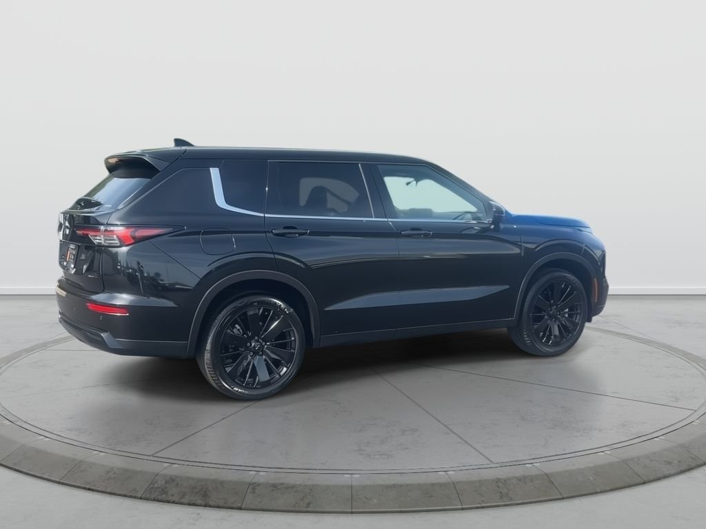 New 2026 BLK DIAMOND Mitsubishi LE image 7