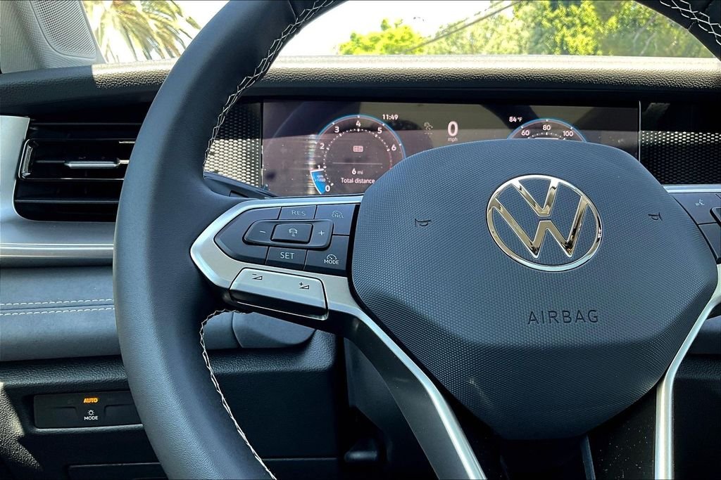 New 2026 Black Volkswagen 2.0T SE image 9