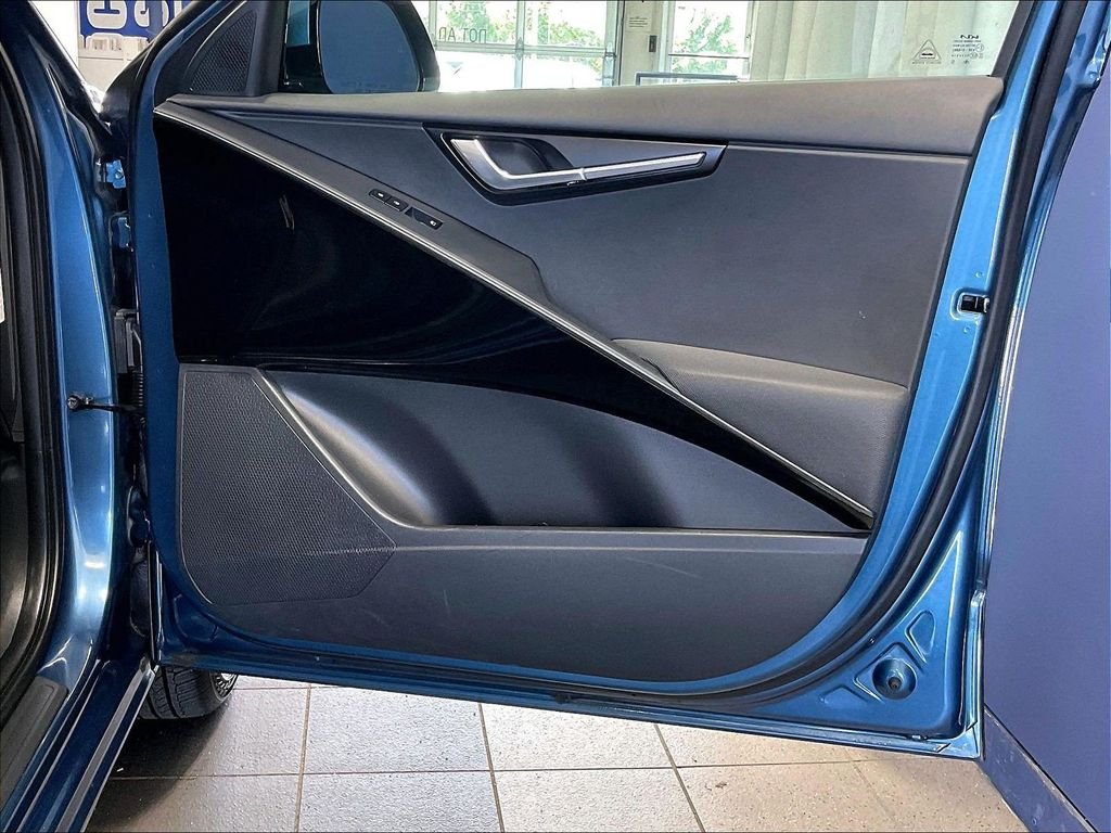 Used 2024 Blue Kia Wind image 12