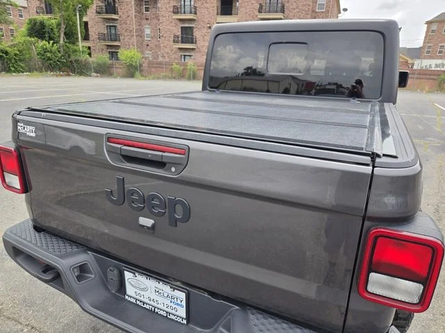 Used 2022 Gray Jeep Sport image 20
