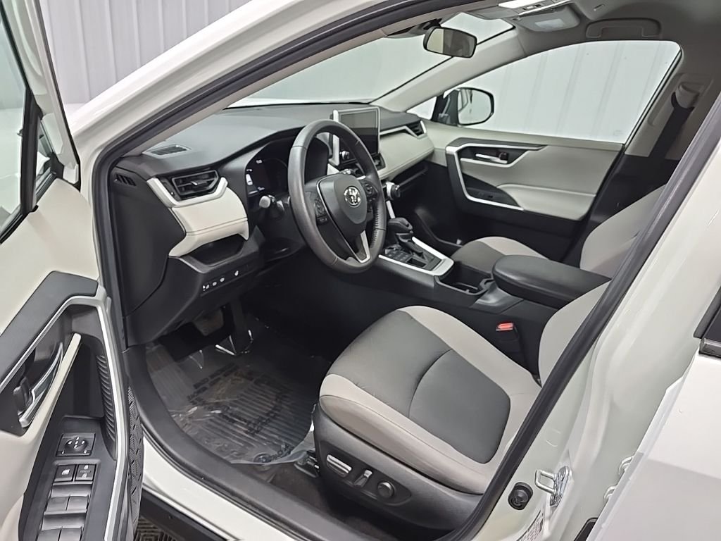 Used 2023 White Toyota XLE image 28