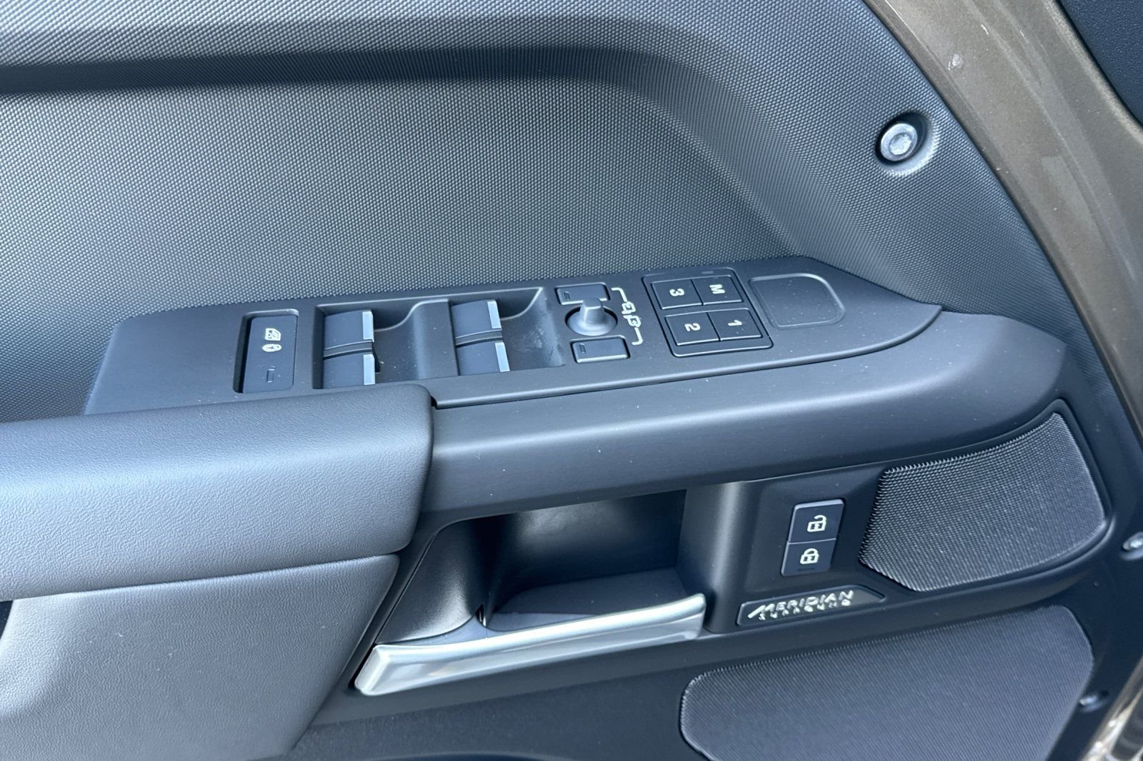 New 2026 Gondwana Stone Land Rover X-Dynamic SE image 10