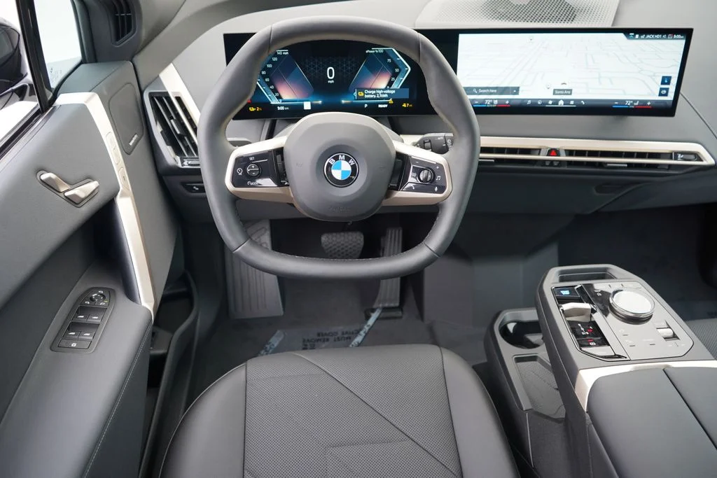 2026 BMW iX 45 - Photo 15