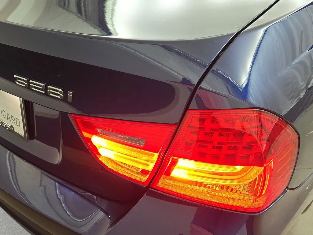 Used 2011 Deep Sea Blue Metallic BMW 328i xDrive image 32