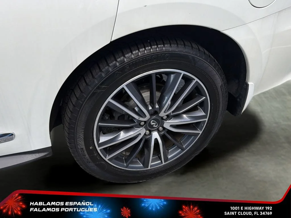 Used 2020 White INFINITI LUXE image 40