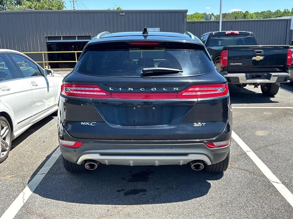 Used 2017 Black Lincoln Reserve image 11