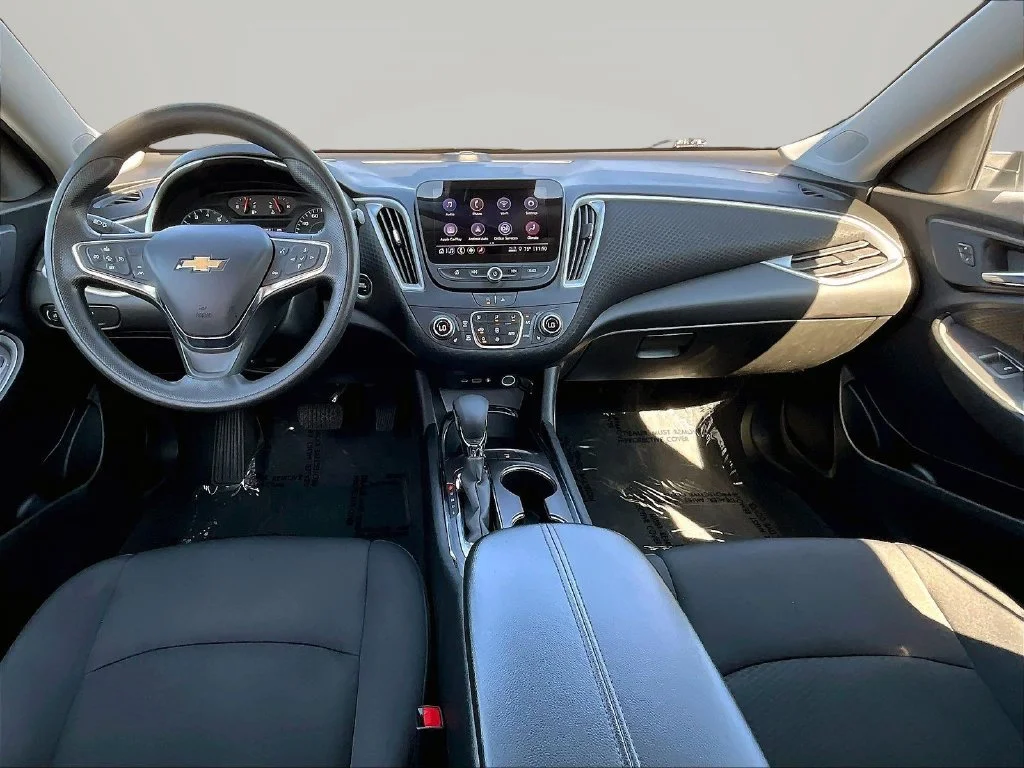 Used 2024 White Chevrolet LT image 7