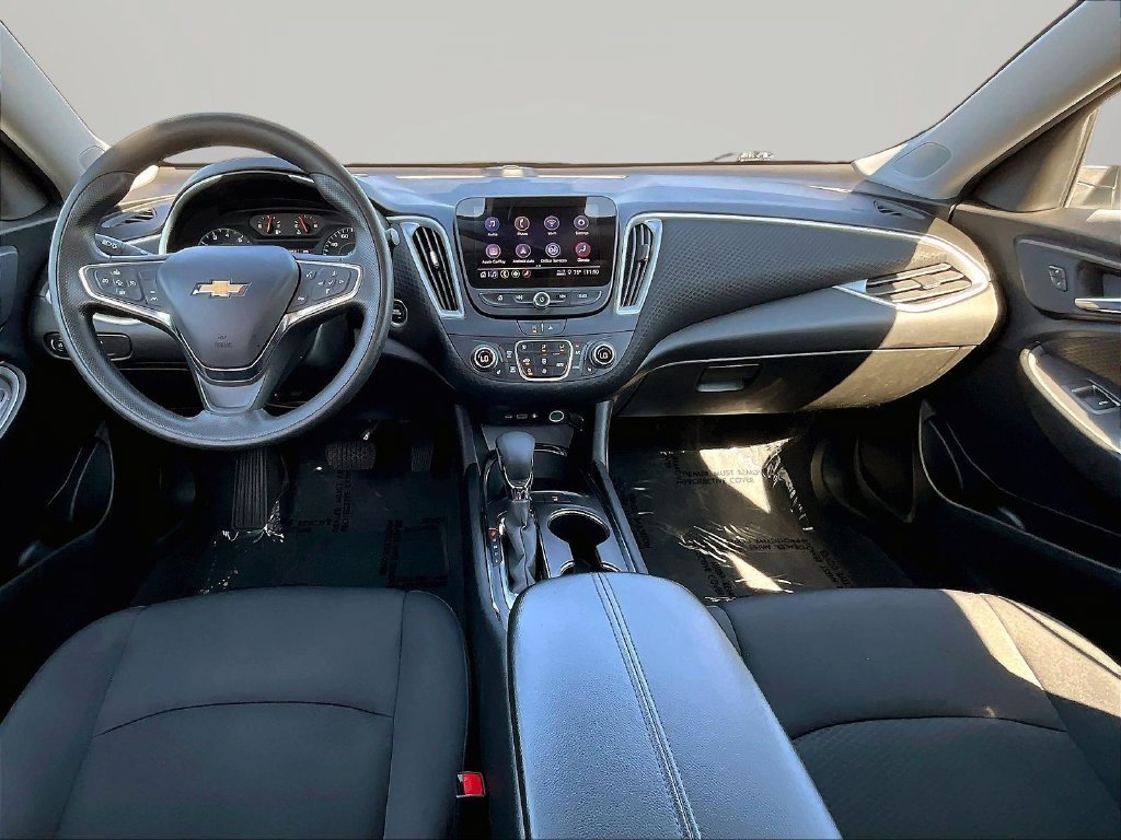 Used 2024 White Chevrolet LT image 7