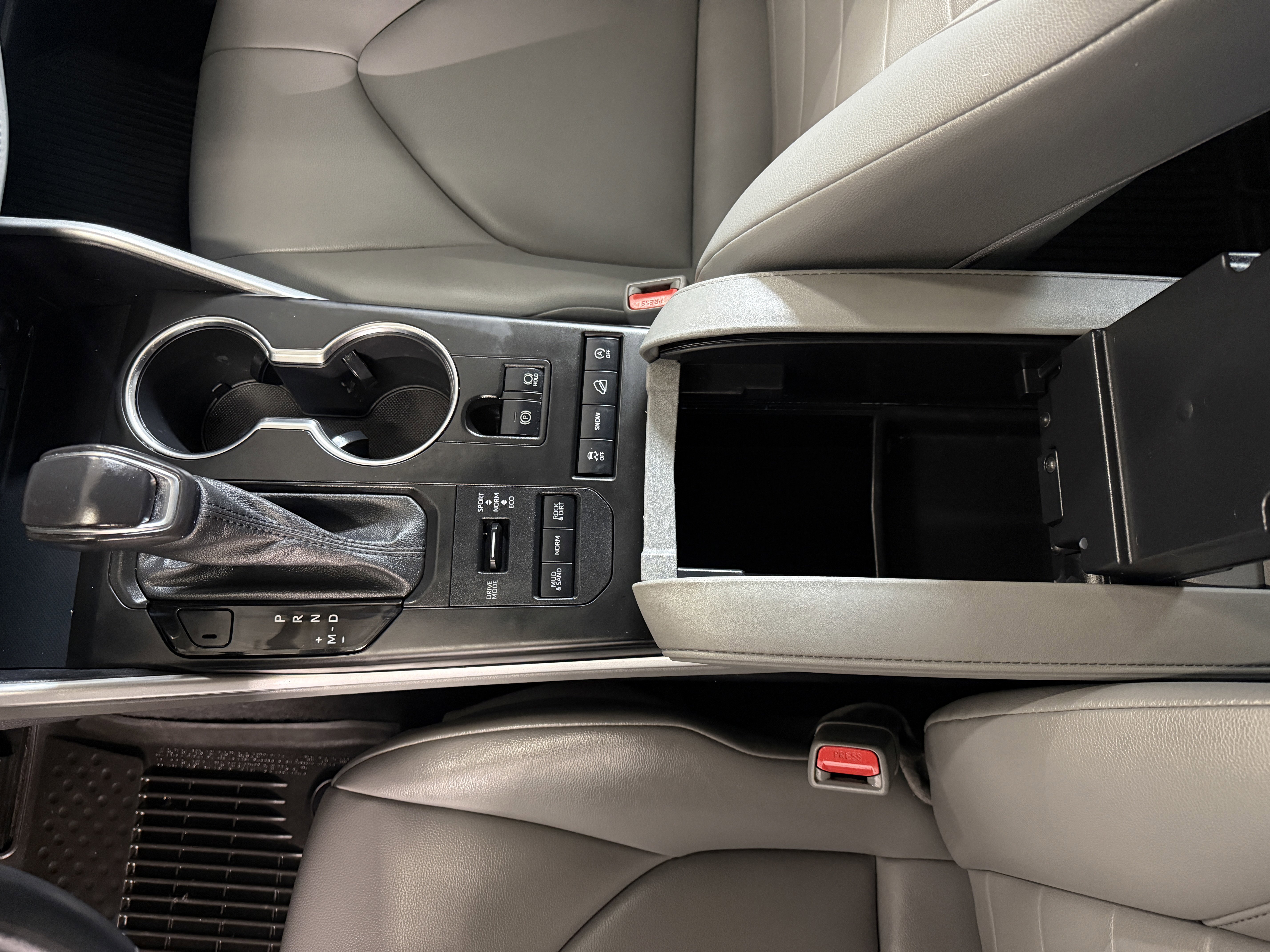 Used 2021 Magnetic Gray Metallic Toyota XLE image 18