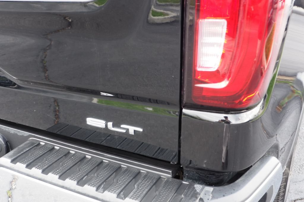 Used 2025 Black GMC SLT image 18