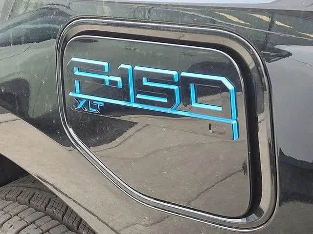 2025 Ford F-150 Lightning XLT - Photo 16
