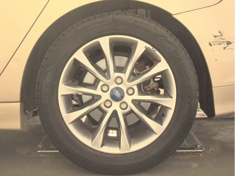 Used 2017 White Gold Ford SE image 12