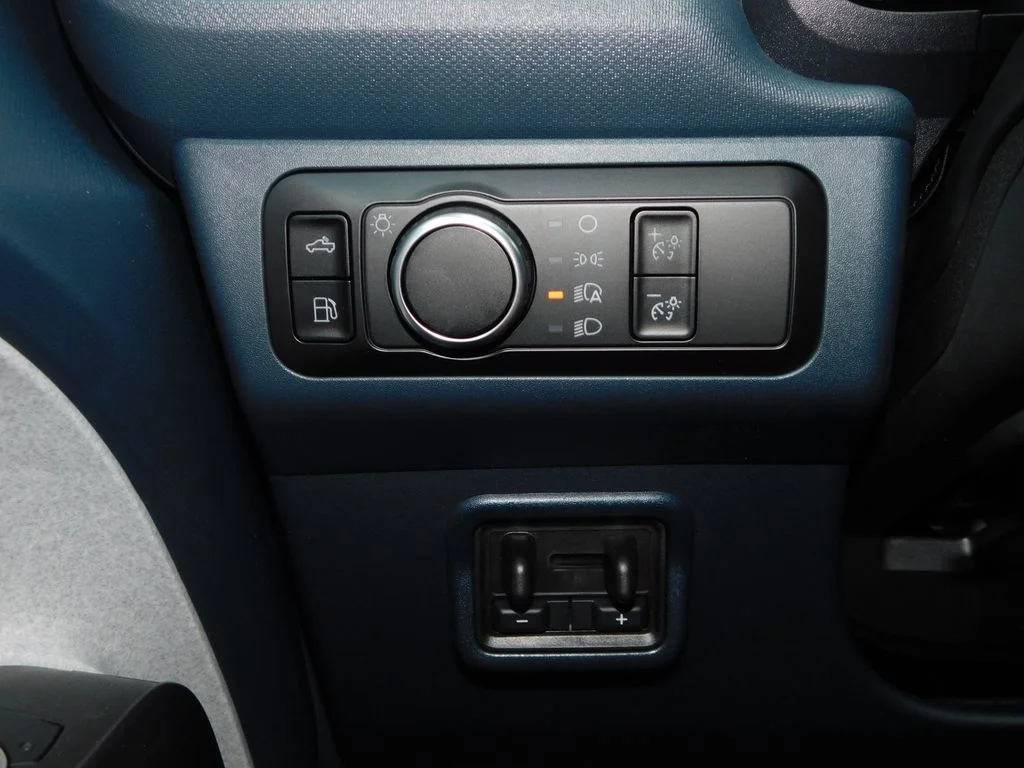 New 2026 Carbonized Gray Metallic Ford XLT image 26