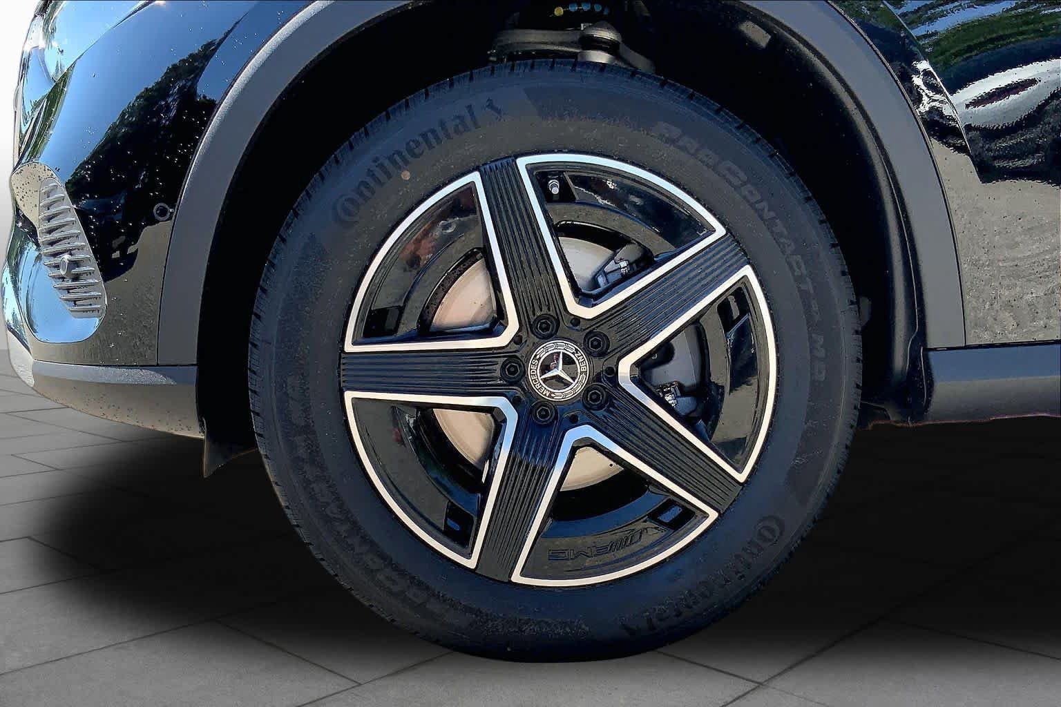 New 2026 Black Mercedes-Benz GLC 300 image 15