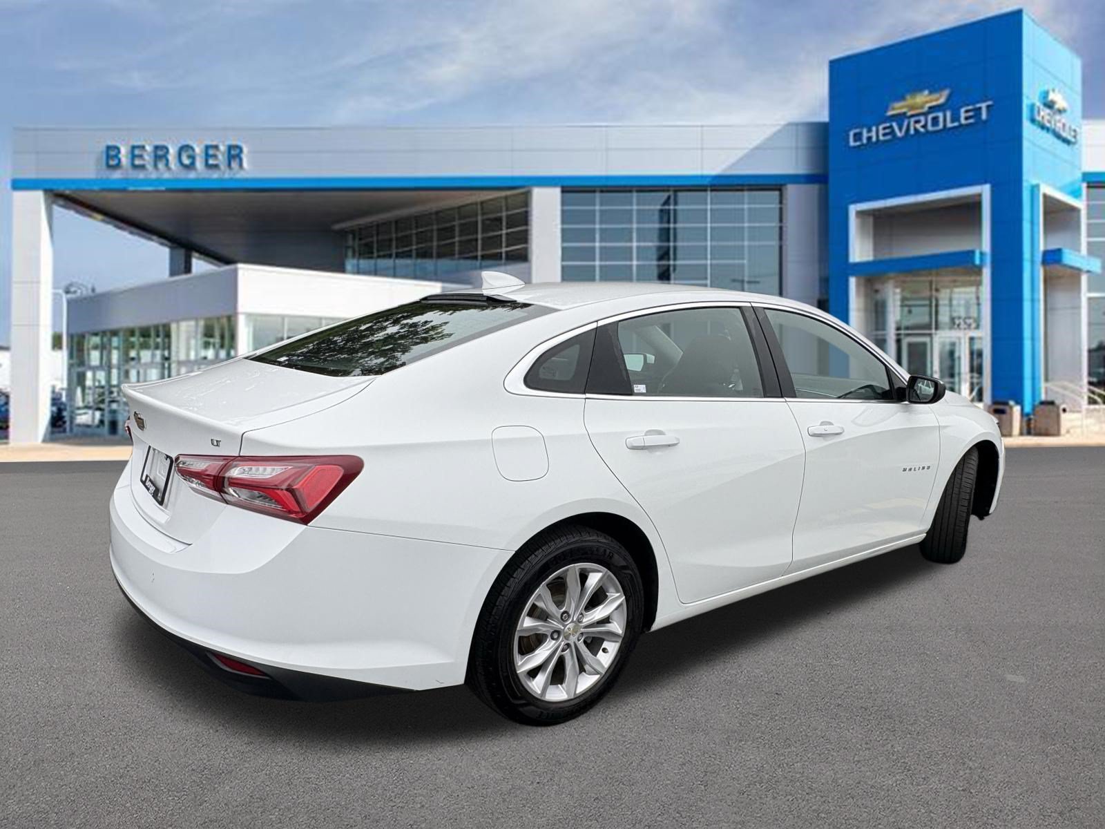 Used 2019 Chevrolet Malibu LT with VIN 1G1ZD5ST9KF208340 for sale in Grand Rapids, MI