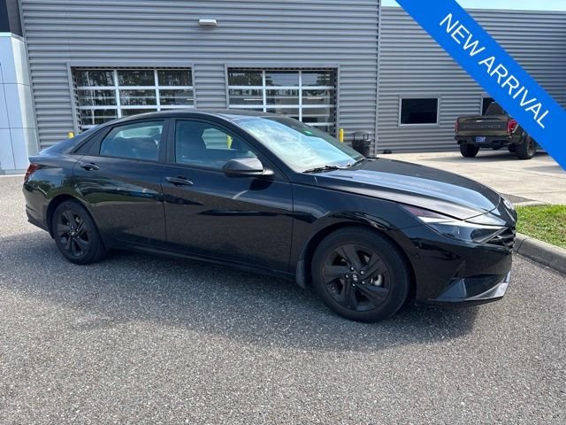 Certified Used 2023 Black Hyundai SEL image 2