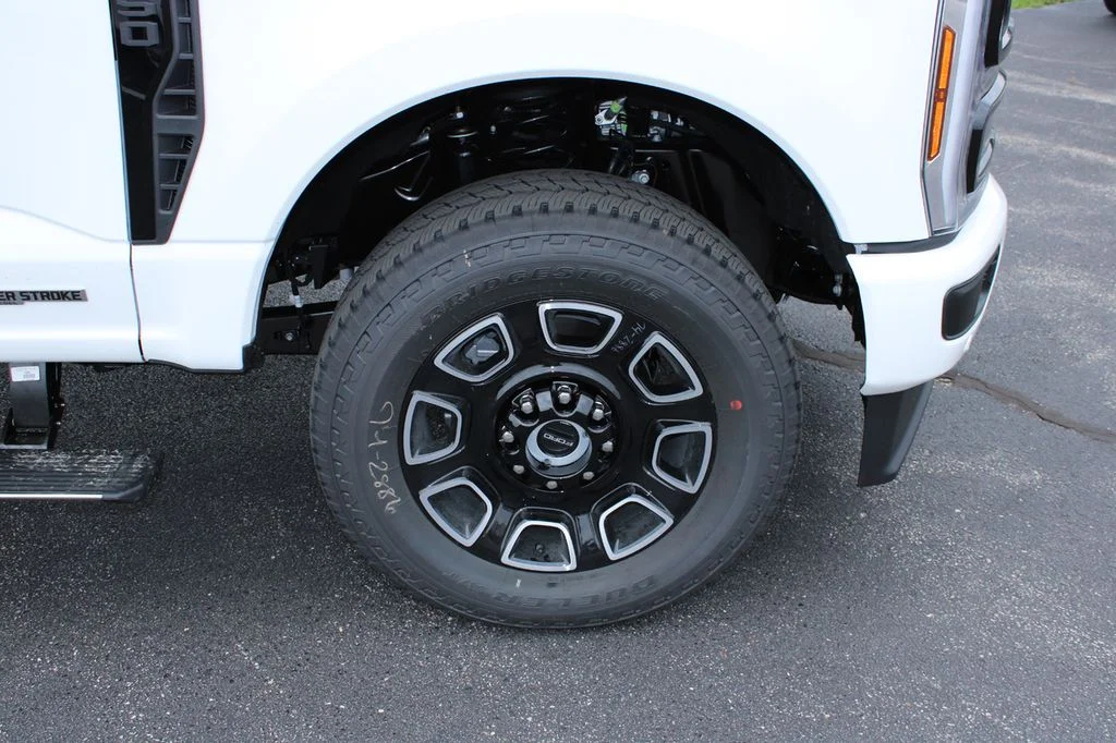 New 2026 Star White Metallic Tri-Coat Ford F-250® Platinum® image 20