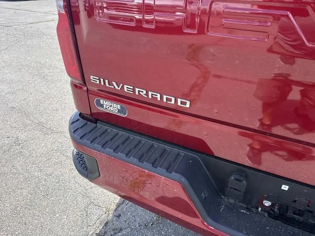 Used 2023 Red Chevrolet RST image 5