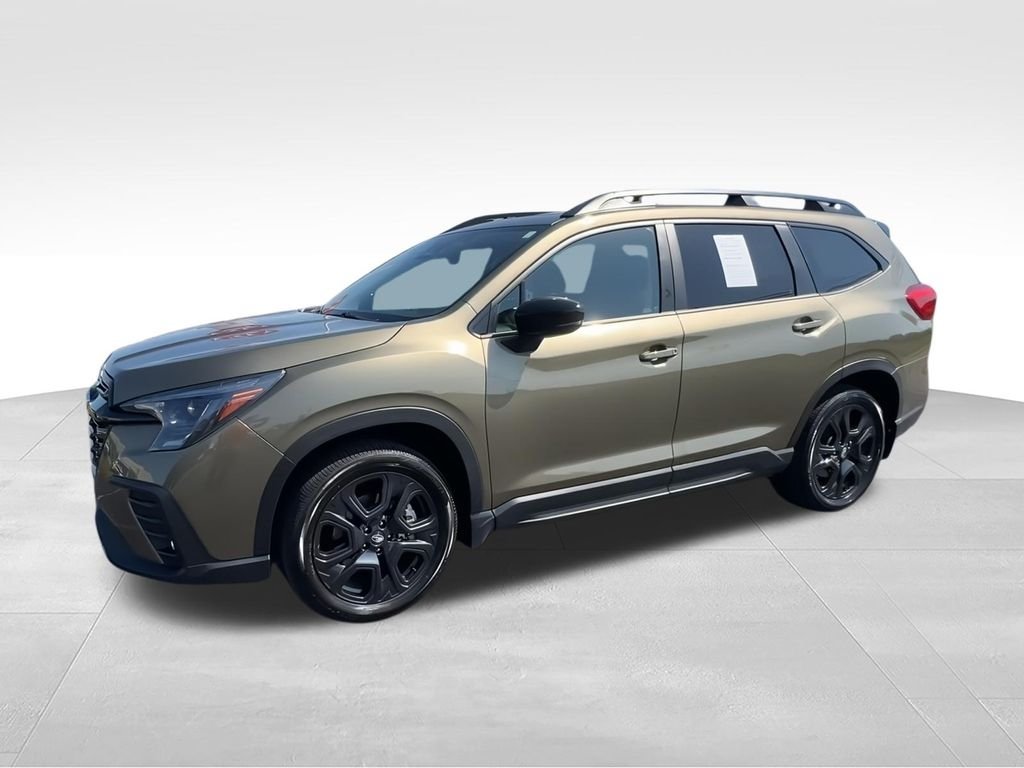 Used 2025 Brown Subaru Onyx Edition image 4