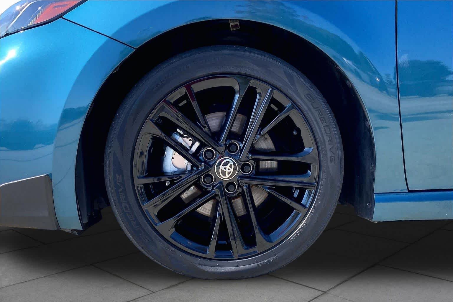 Used 2025 Ocean Gem Toyota SE image 11