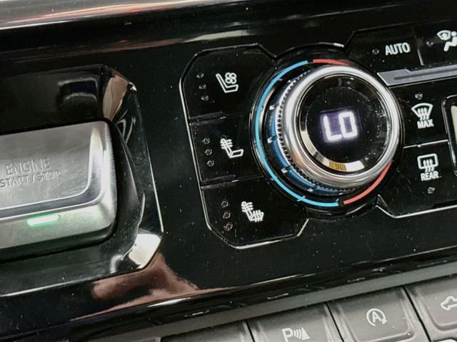 Used 2023 Silver GMC Denali image 21