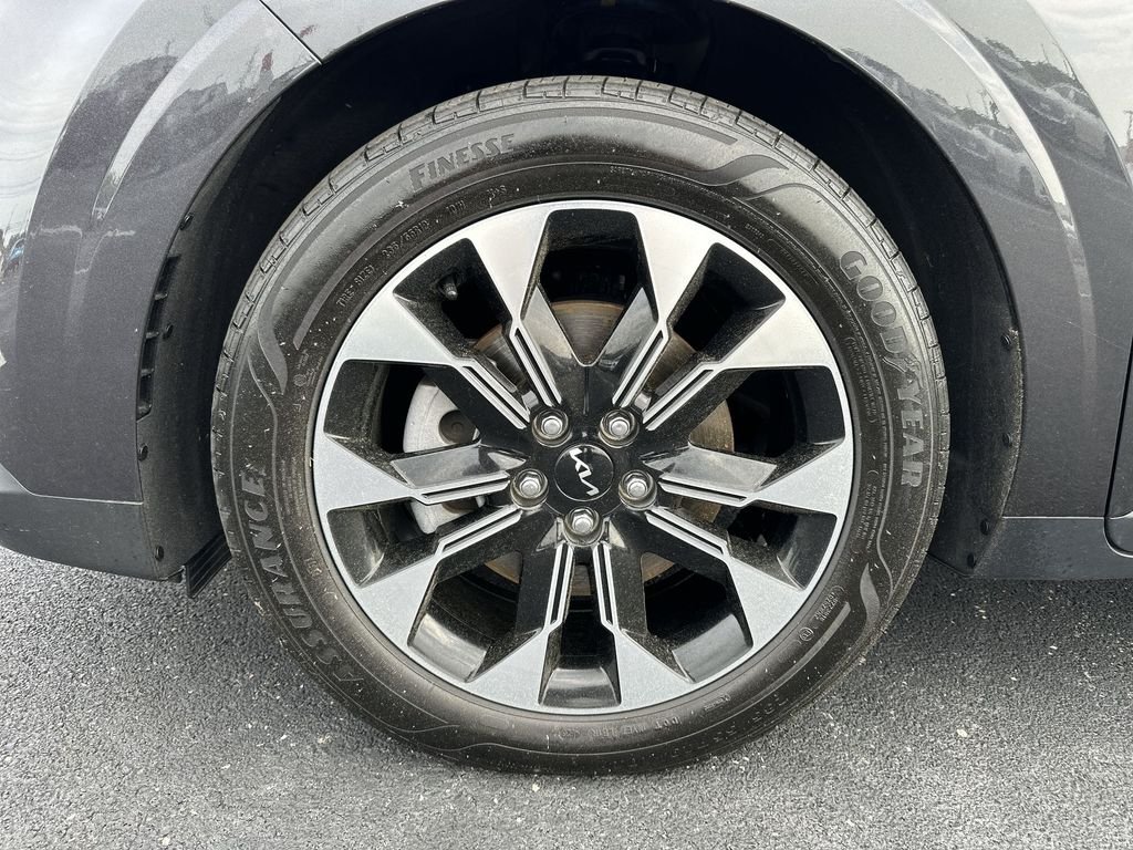 Certified Used 2024 Gray Kia EX image 16