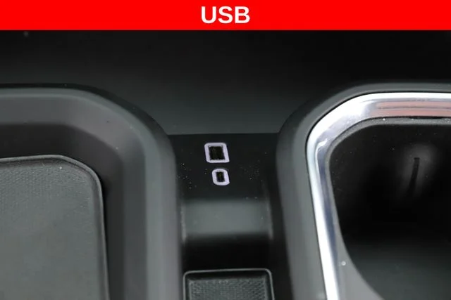 Used 2025 White GMC Denali Ultimate image 29