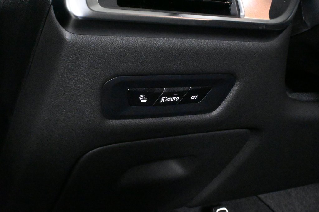 Used 2026 Black BMW xDrive50e image 28
