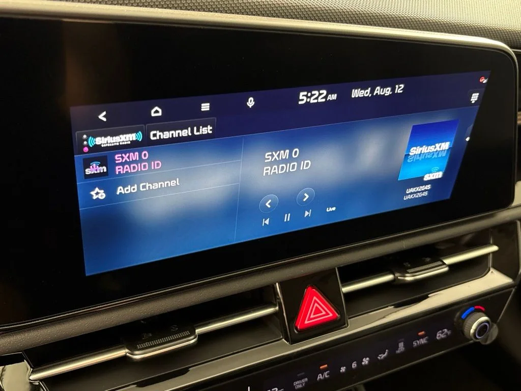New 2026 Snow White Pearl Kia WIND image 33