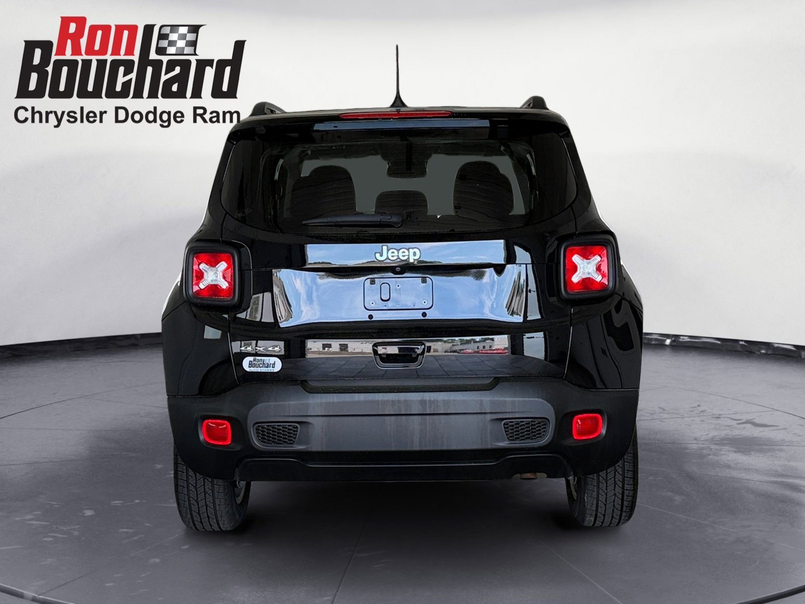 Certified Used 2023 Black Clearcoat Jeep Latitude image 3