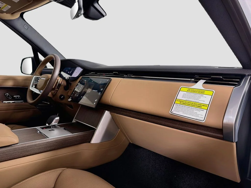 New 2026 Fuji White Land Rover SE image 31