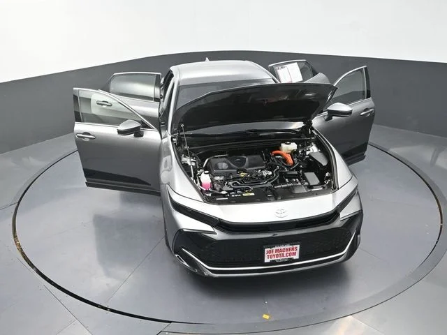 Used 2023  Toyota XLE image 39