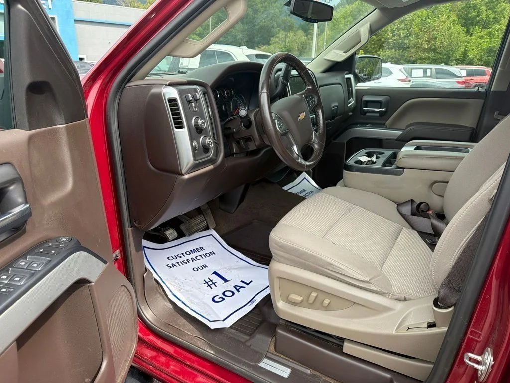 Used 2018 Red Chevrolet LT image 8