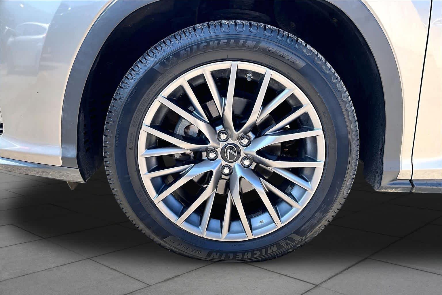 Used 2019 Atomic Silver Lexus F SPORT image 11