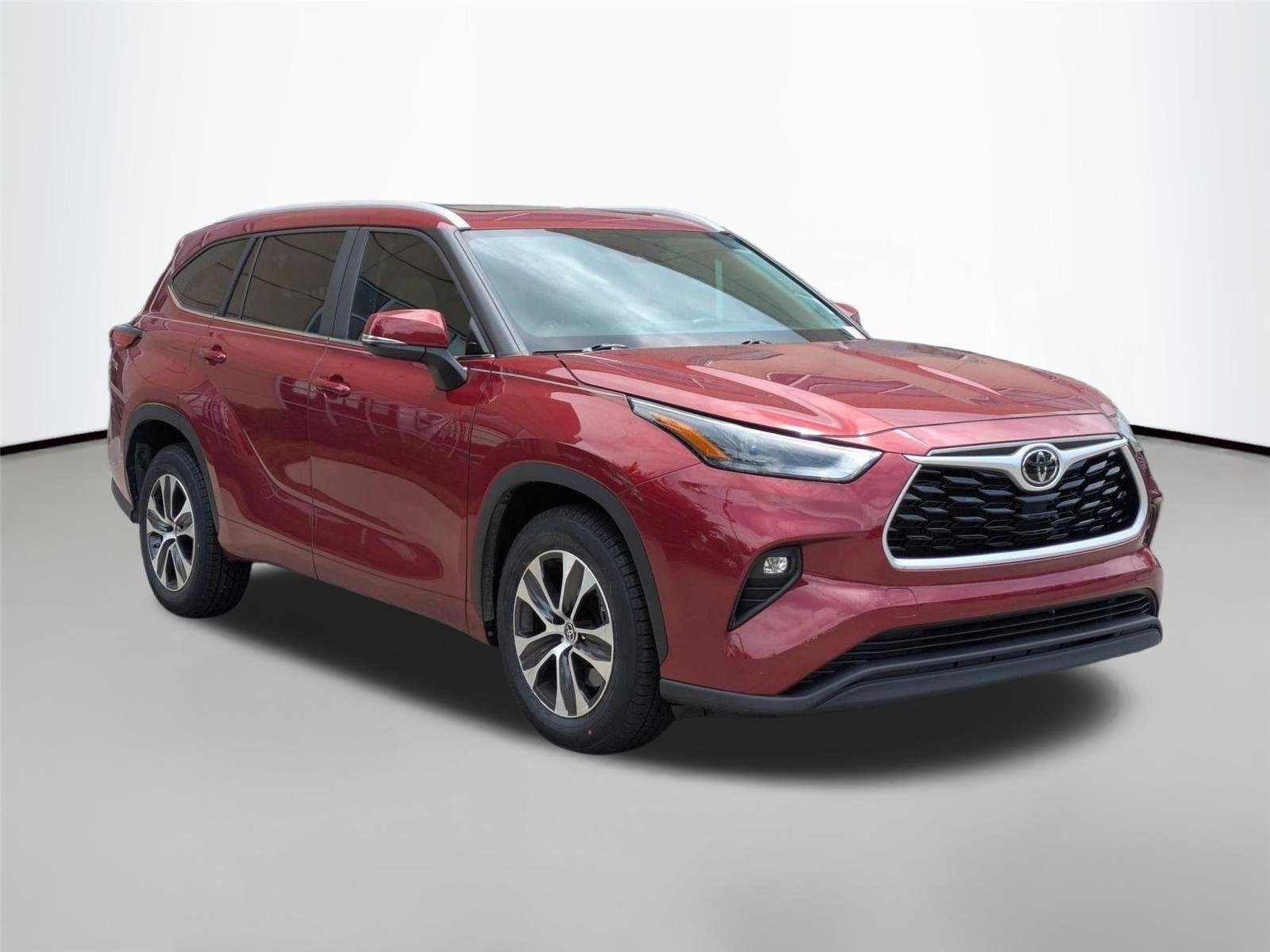 Used 2023 Ruby Flare Pearl Toyota XLE image 9