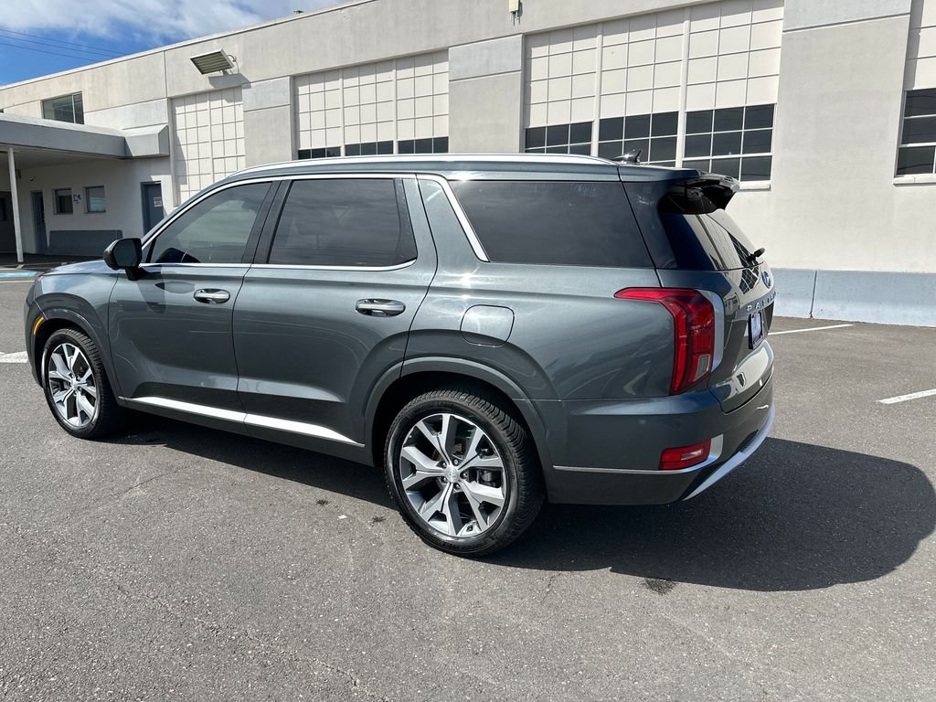Used 2022 Gray Hyundai Limited image 4