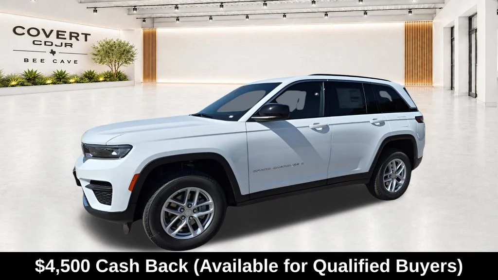New 2026 Bright White Clear-Coat Exterior Paint Jeep Laredo X image 5