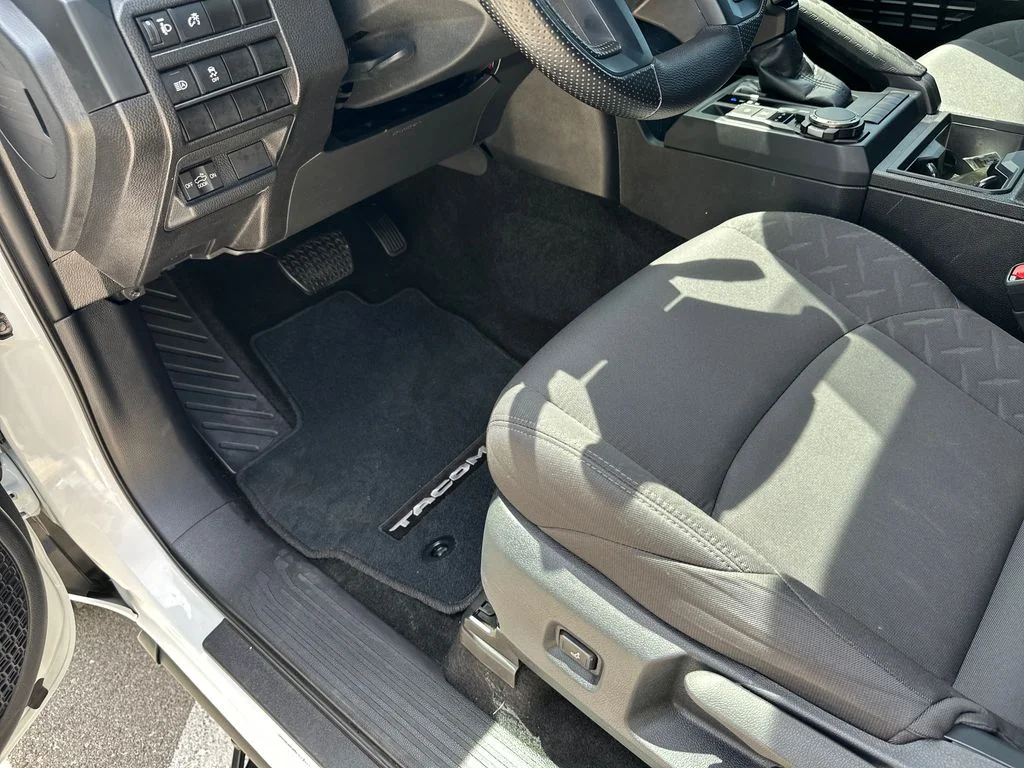 Used 2025 White Toyota SR image 21