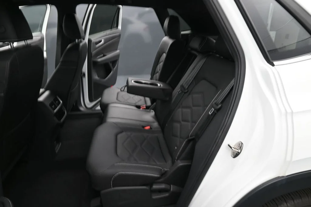 2025 Volkswagen Atlas Cross Sport SE w/Tech - Photo 16