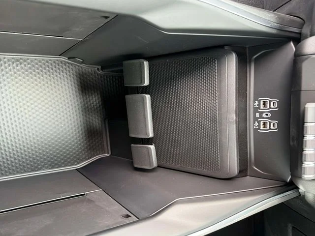 New 2026 Diamond Black Crystal Pearl-Coat Exterior Paint RAM Express image 27