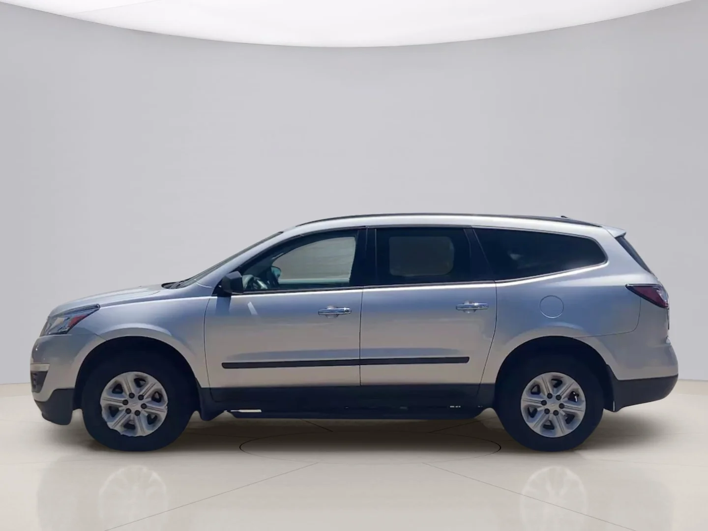 Used 2014 Silver Chevrolet LS image 2